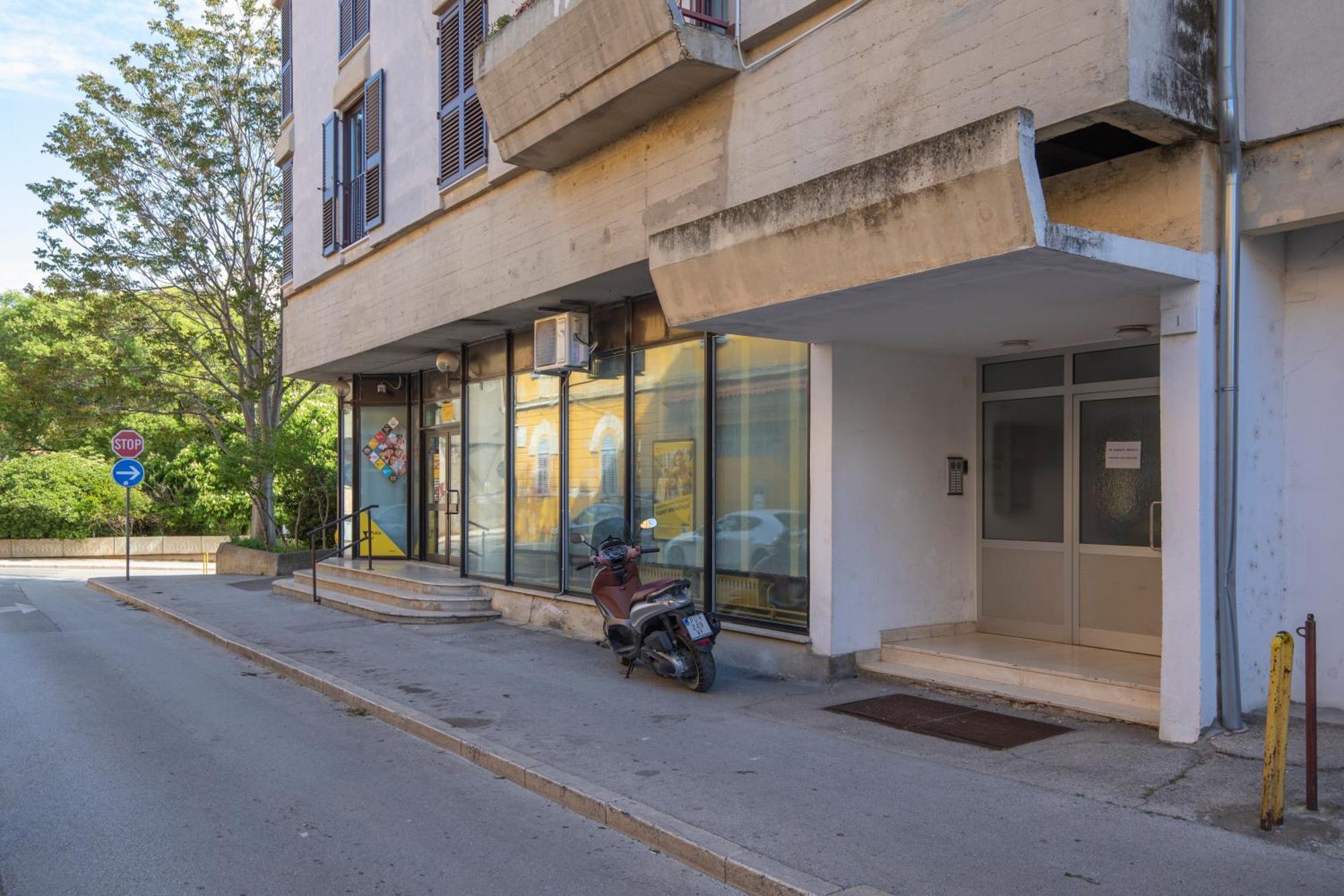 City Market Apartments Pula Extérieur photo
