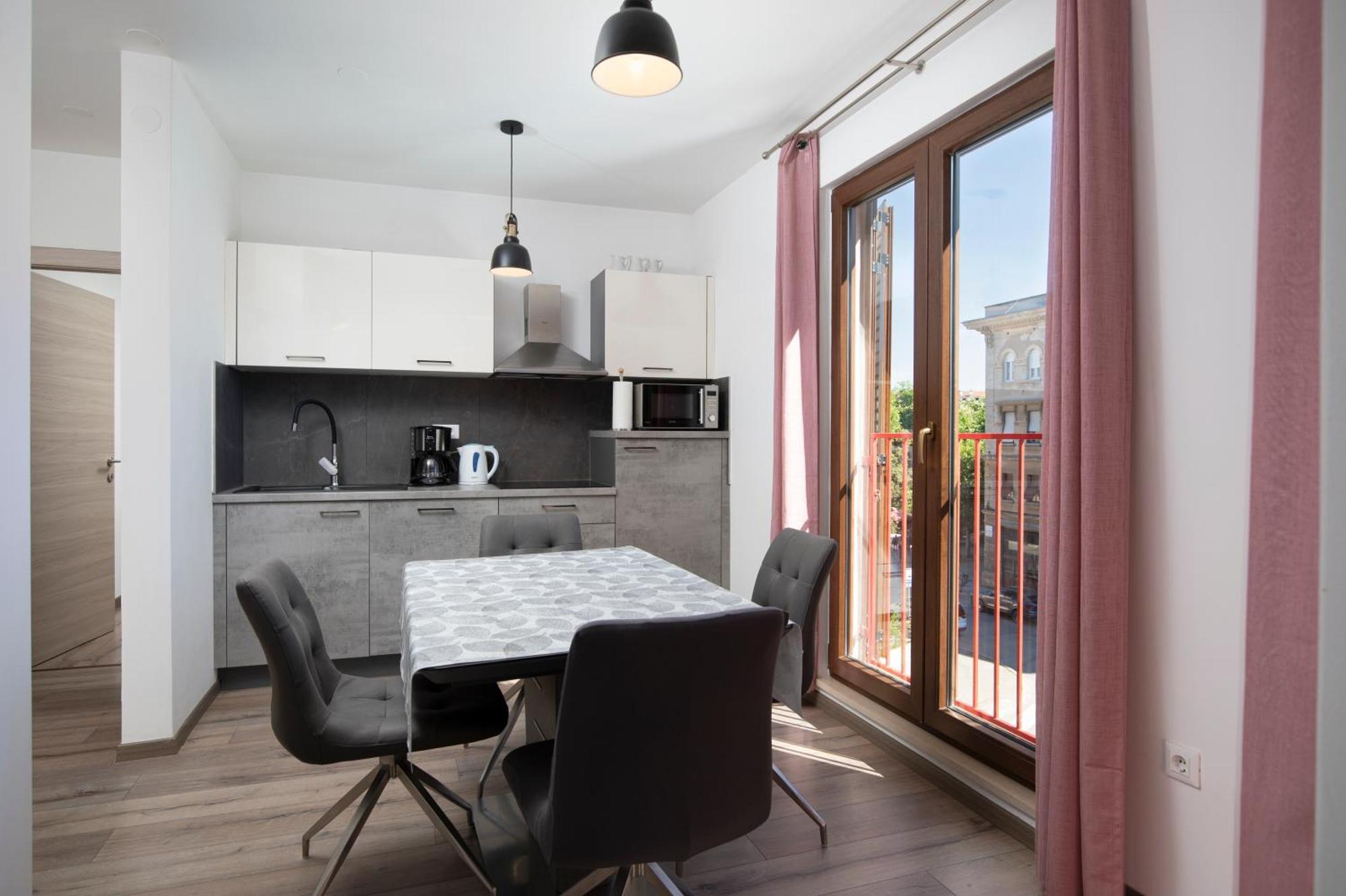 City Market Apartments Pula Extérieur photo