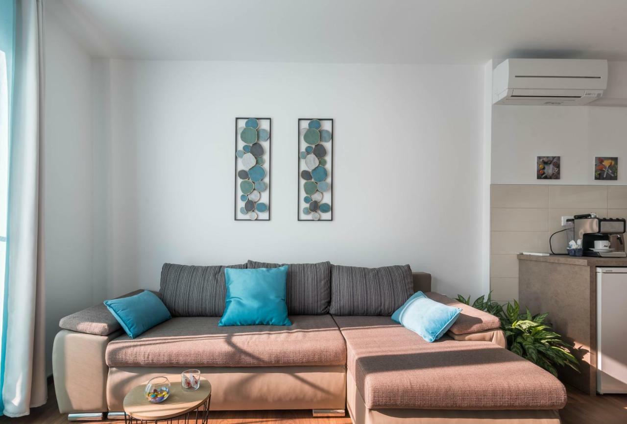 City Market Apartments Pula Extérieur photo