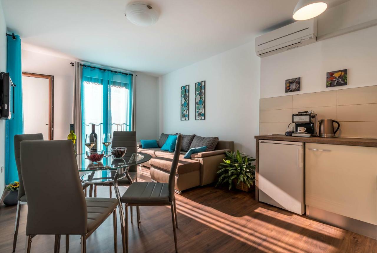 City Market Apartments Pula Extérieur photo
