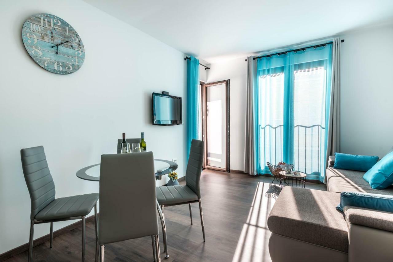 City Market Apartments Pula Extérieur photo