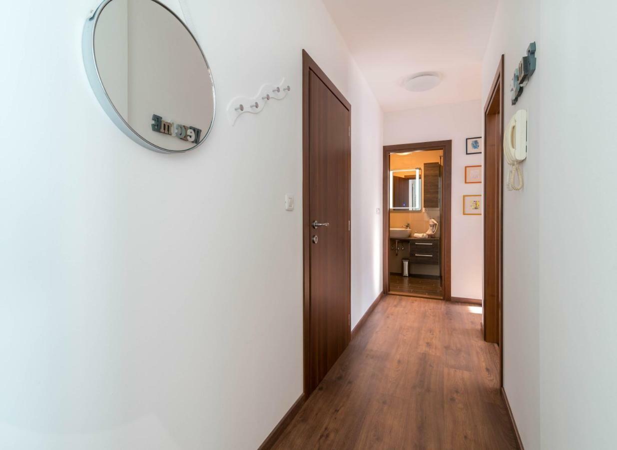 City Market Apartments Pula Extérieur photo