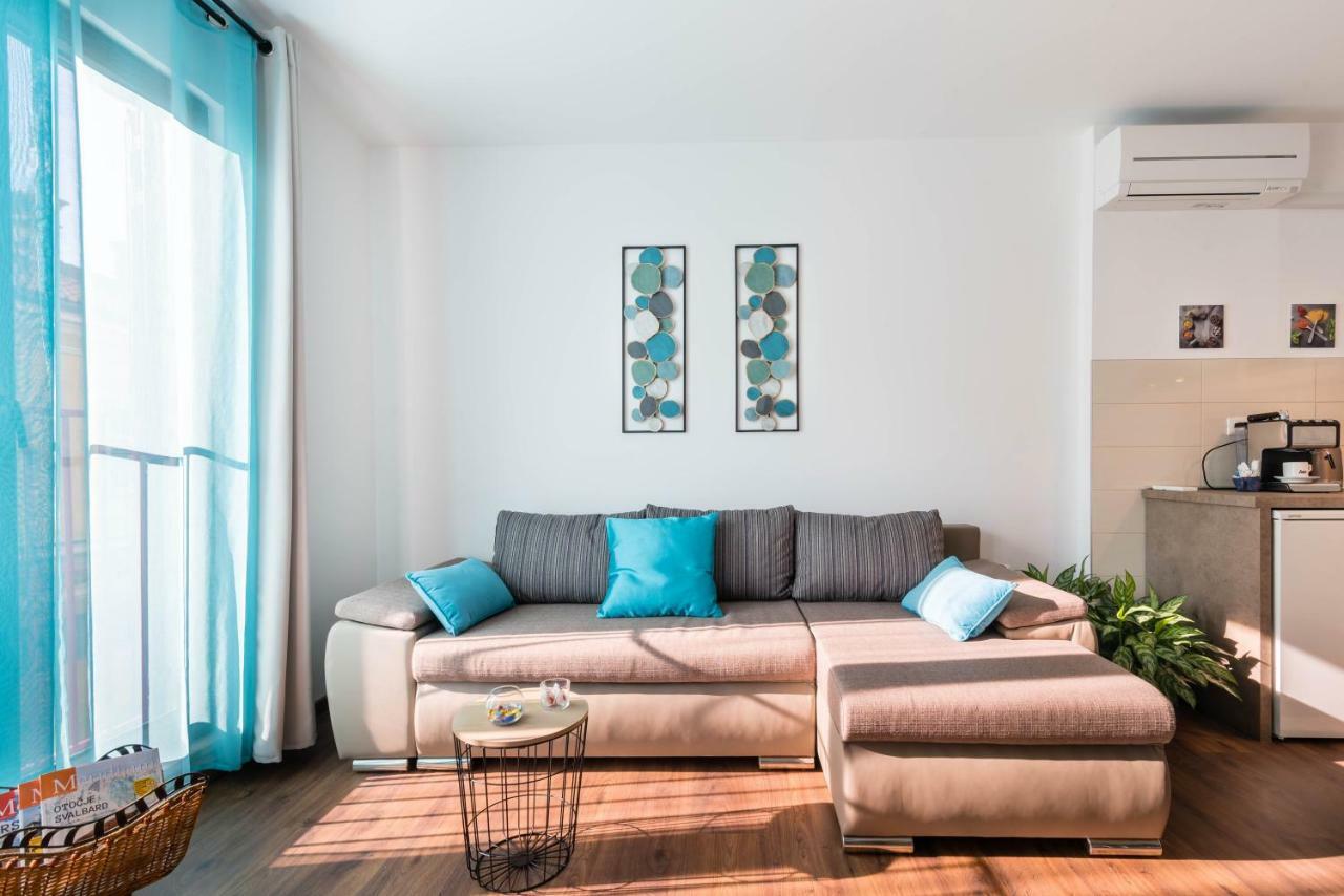City Market Apartments Pula Extérieur photo