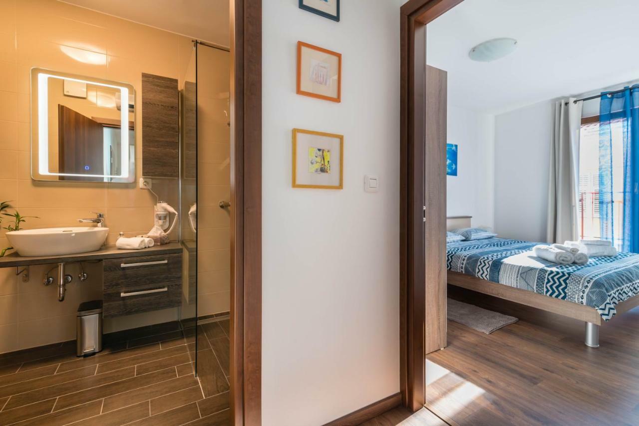 City Market Apartments Pula Extérieur photo